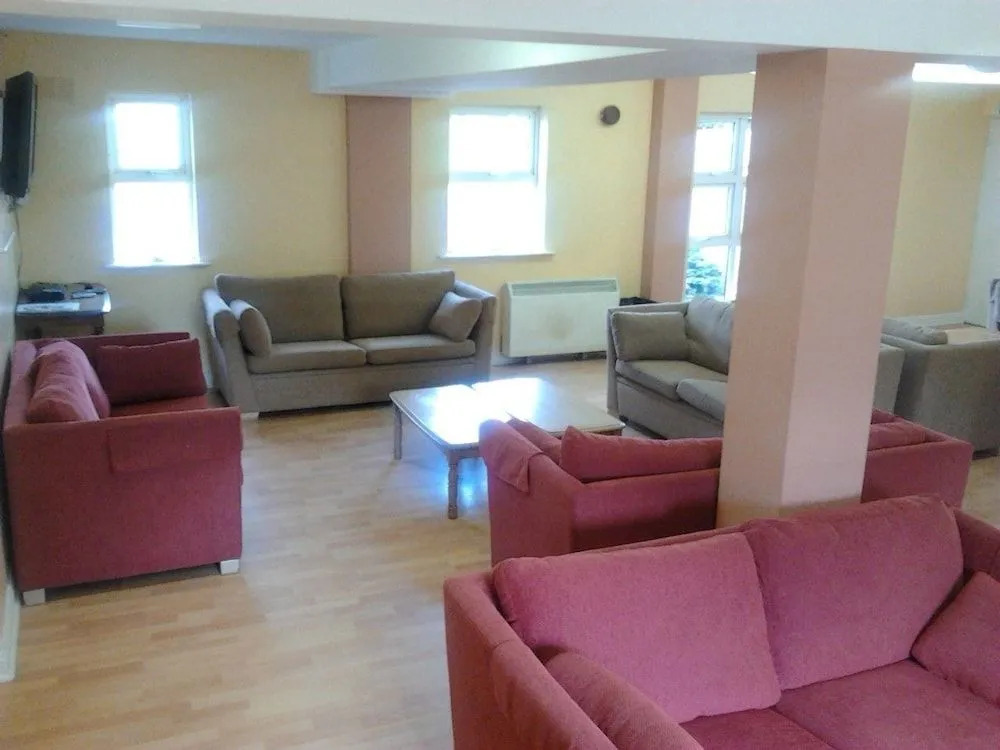 Courtbrack Accommodation - Hostel