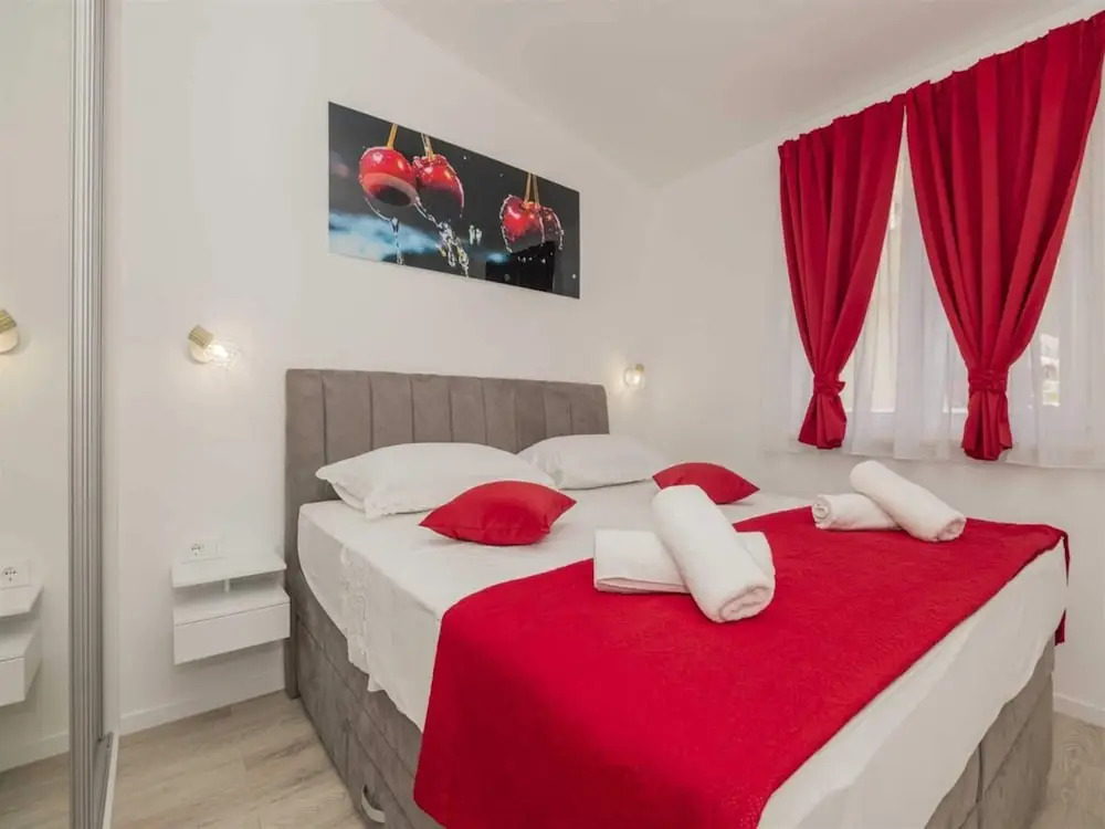 Tranquil Country Villa in Naklice