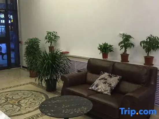 Pingliang 99 Express Business Hotel