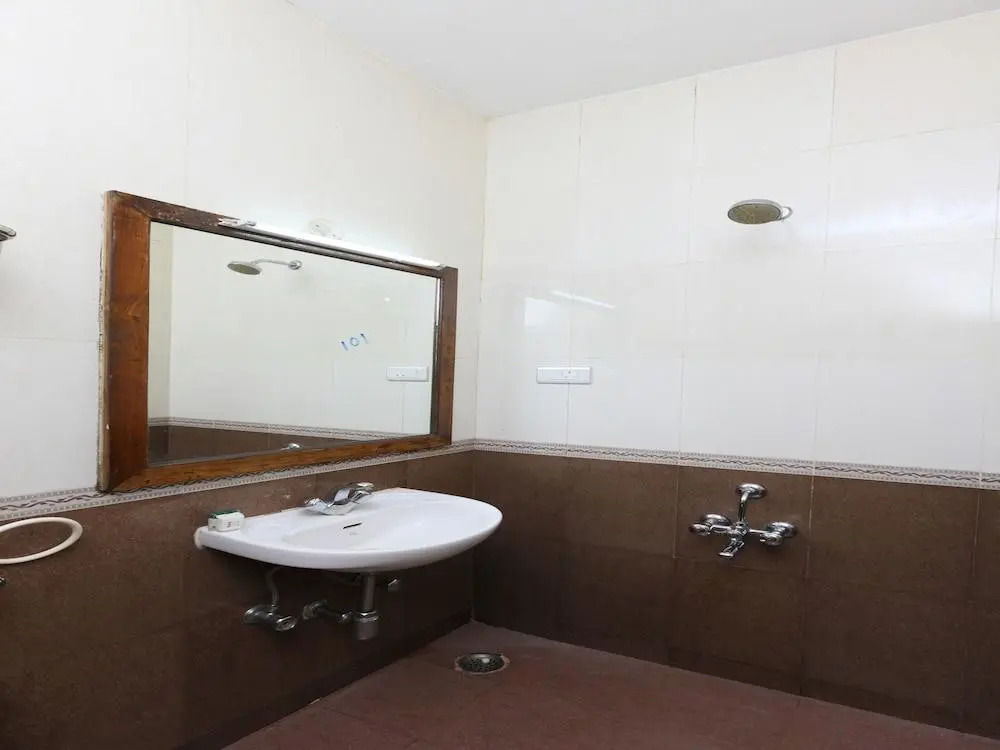 Hotel Gurupriya