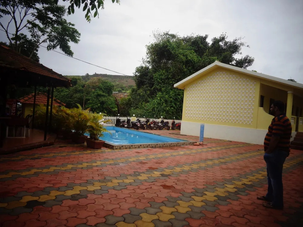 Ocean Waves Anjuna Cottages'S