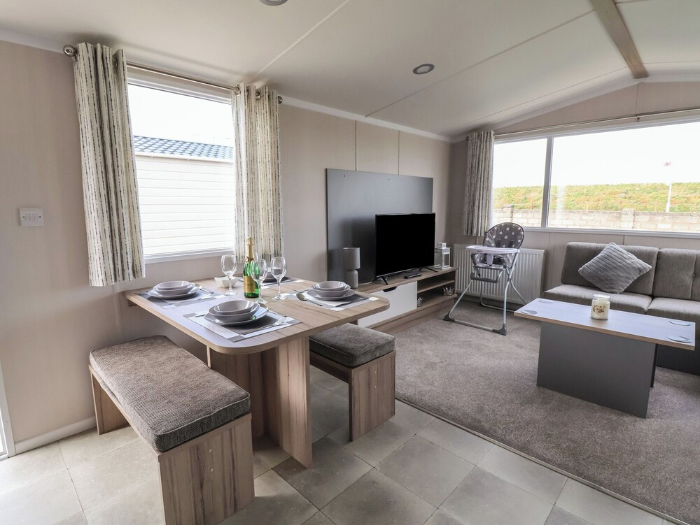Maple Court 15