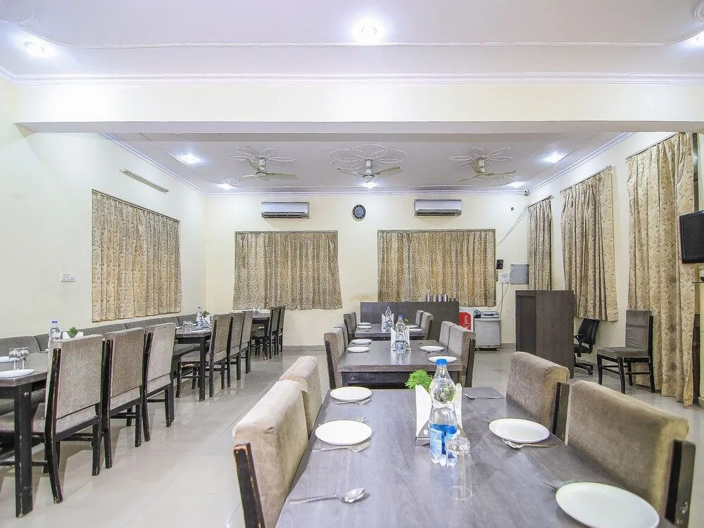 OYO 16897 Hotel Shubham Continental