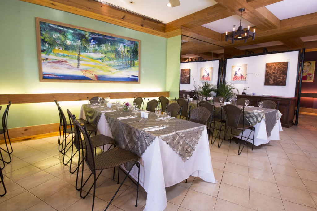 Отель John Hay Hotels Forest Wing