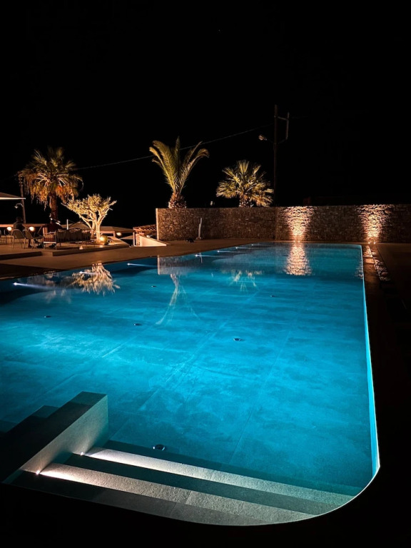 PHEIA, Vriniotis Resorts