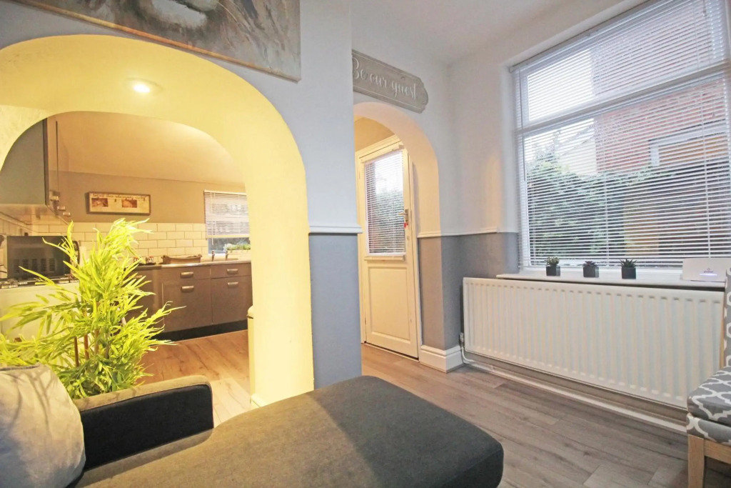 Panton Road - Modern Classic Terrace - Sleeps 12