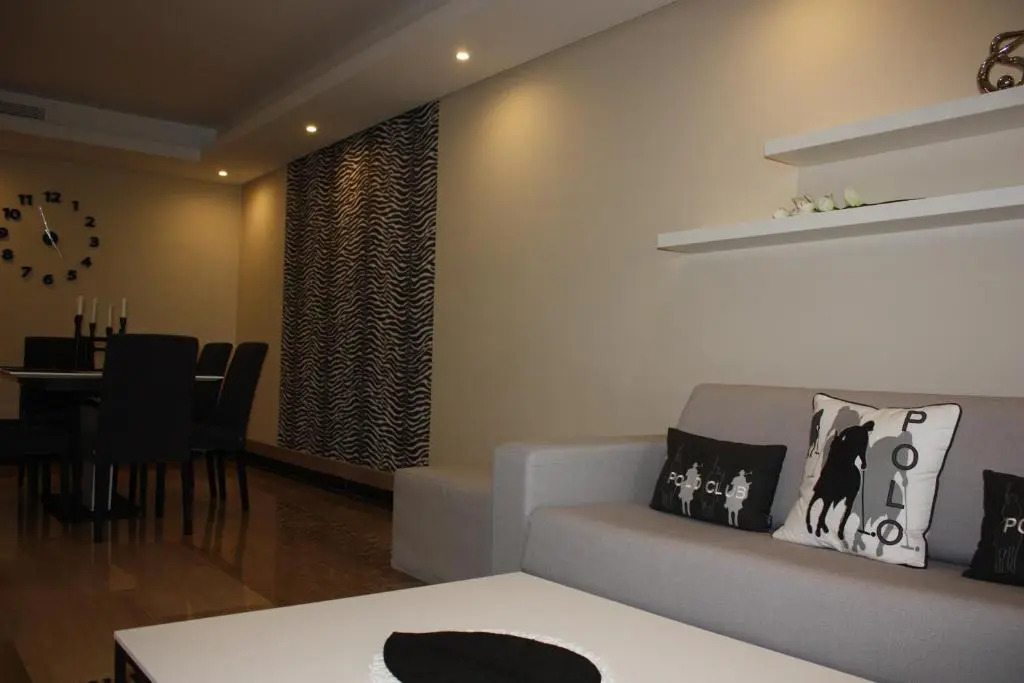 100 - Beach apartment with Private Pool