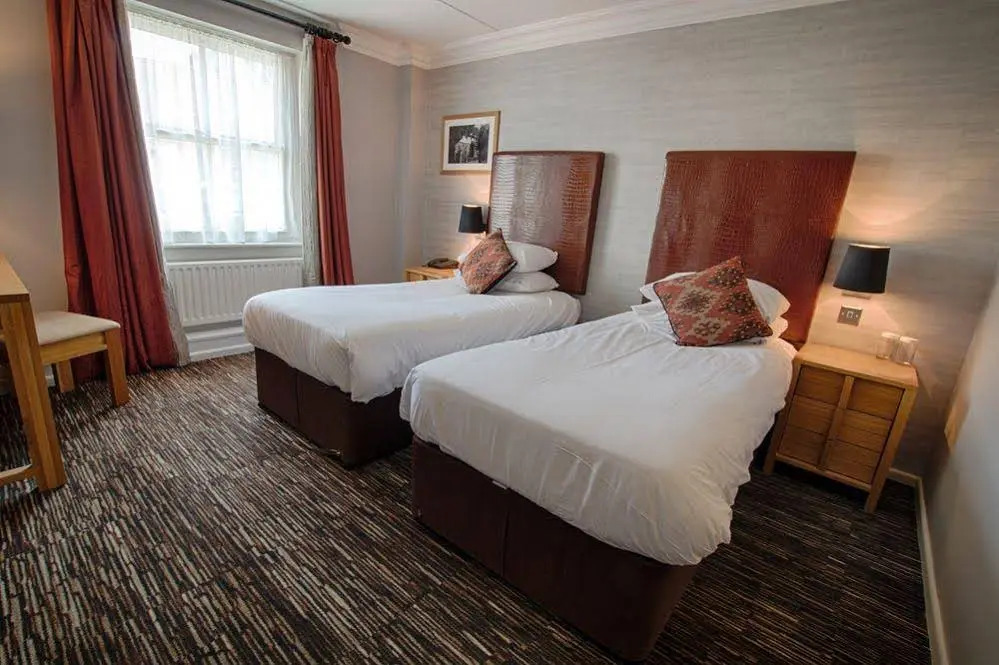 Saracens Head Hotel