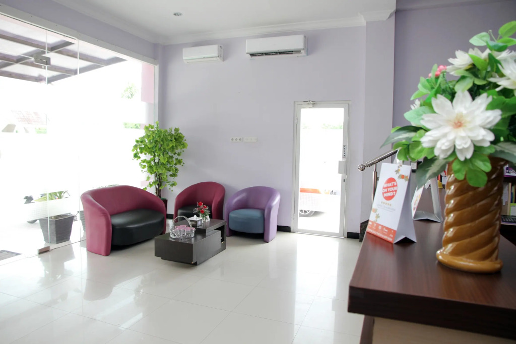 Purple Hotel by OYO Rooms