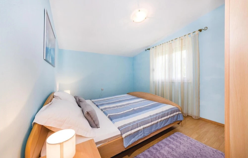 Amazing Home in Privlaka With 6 Bedrooms and Wifi