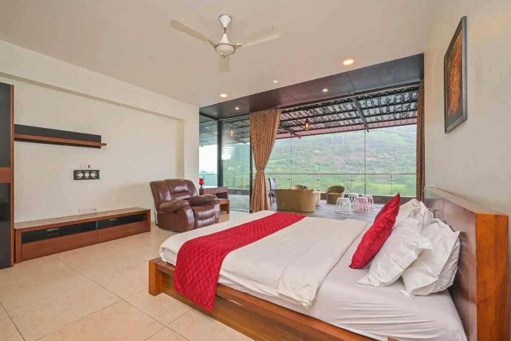 StayVista at Lake Mansion