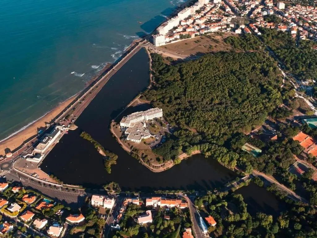 Maison rénovée avec jardin privatif, proche des Sables dOlonne, parking et Wifi inclus - FR-1-426-226