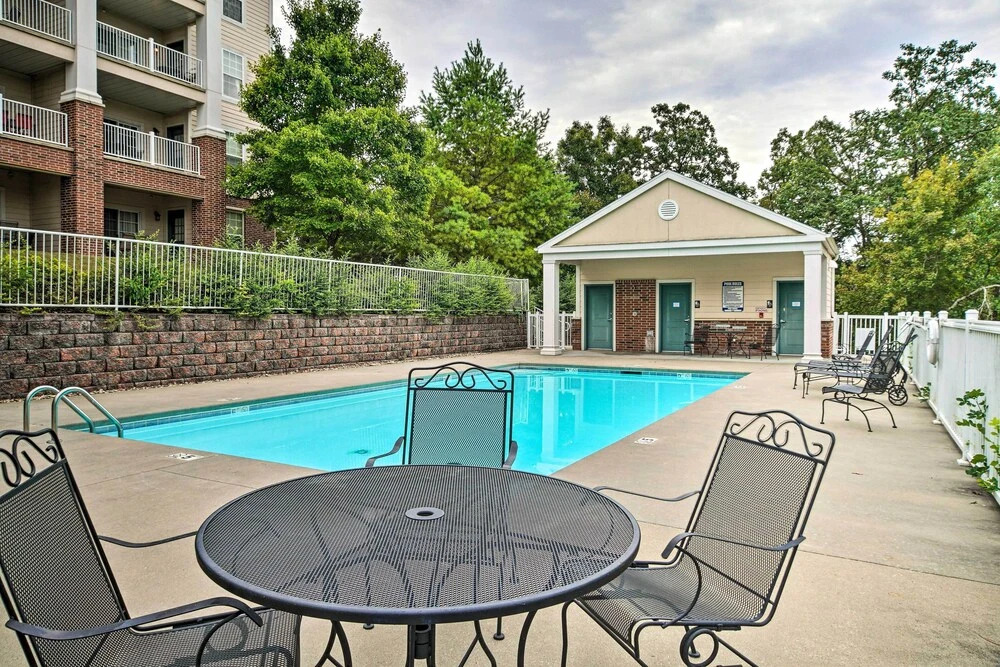 Branson Condo w/ Balcony, 3 Miles to Downtown
