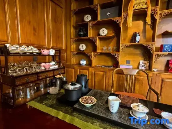 Xihe Retreat · Zangyi Hotel (Shangri-La Songzanling Temple Branch)