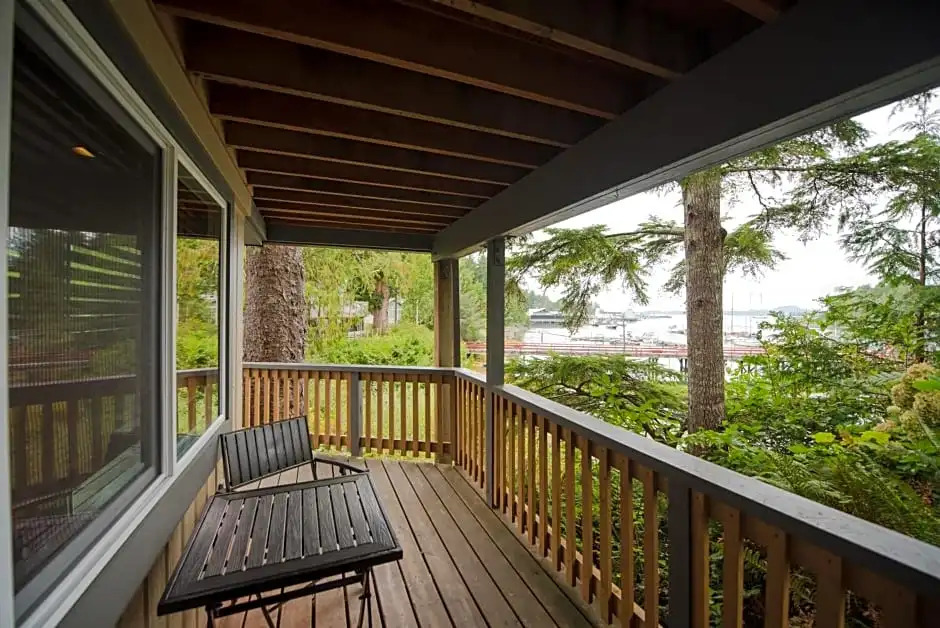 The Shoreline Tofino