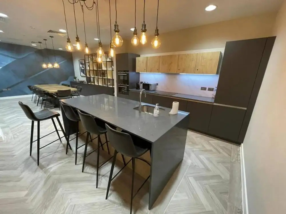 One Bedroom Luxury Flat in City Center