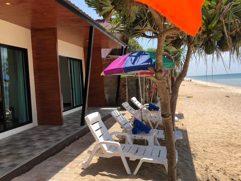 Lanta Seafront Resort