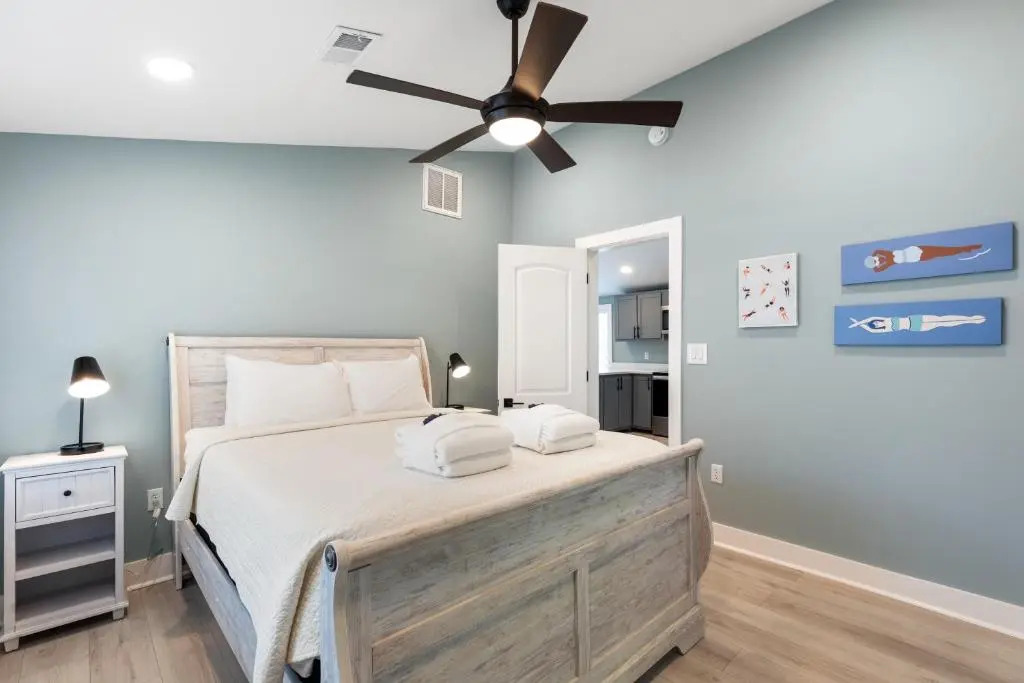 222 W Ashley - Sea Breeze - Minutes to the Ocean and Downtown Folly Beach