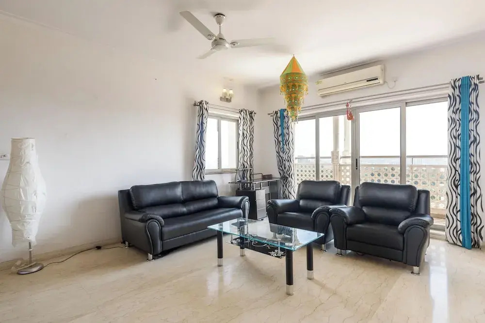 Lakeside Aerobay by Red Olive Nr Airport 3bhk
