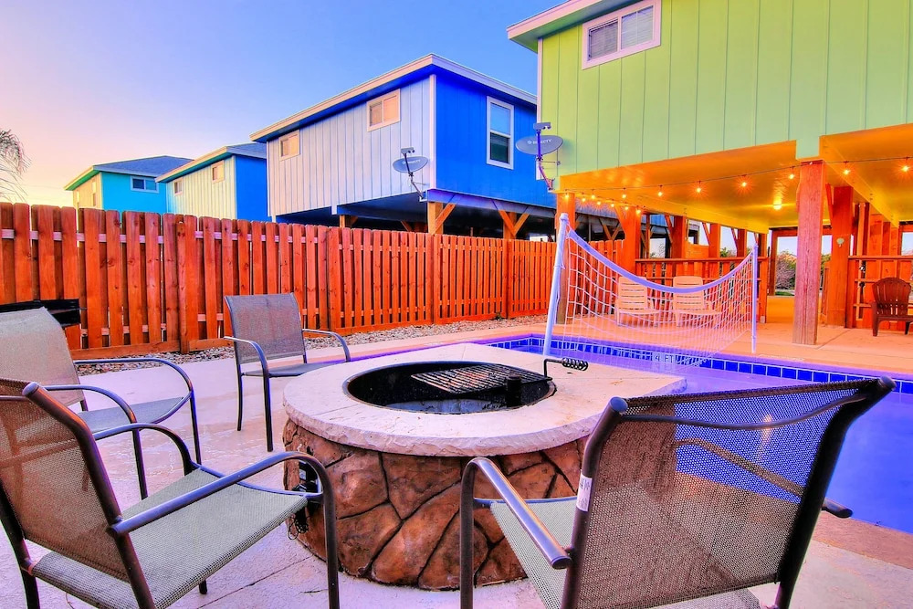 The Coast is Clear 3Br Home
