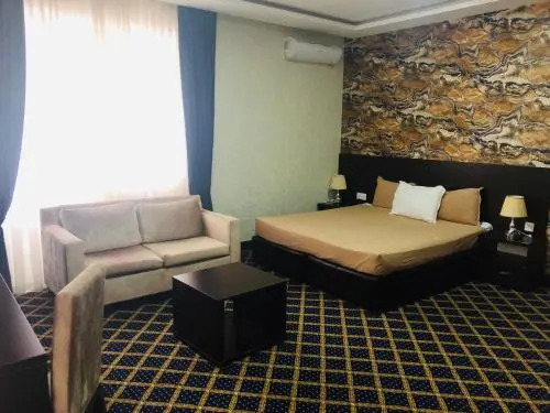 Kristal Hotel