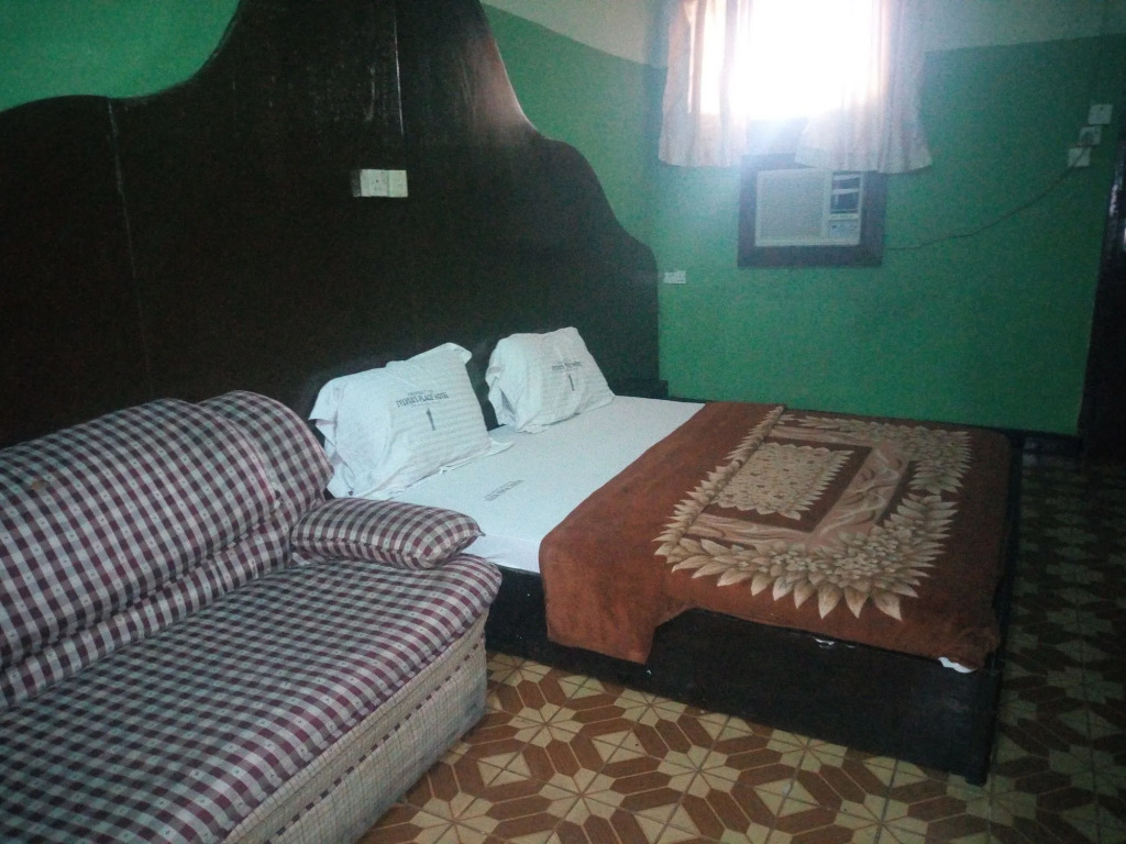 Sylvia's Place Hotel