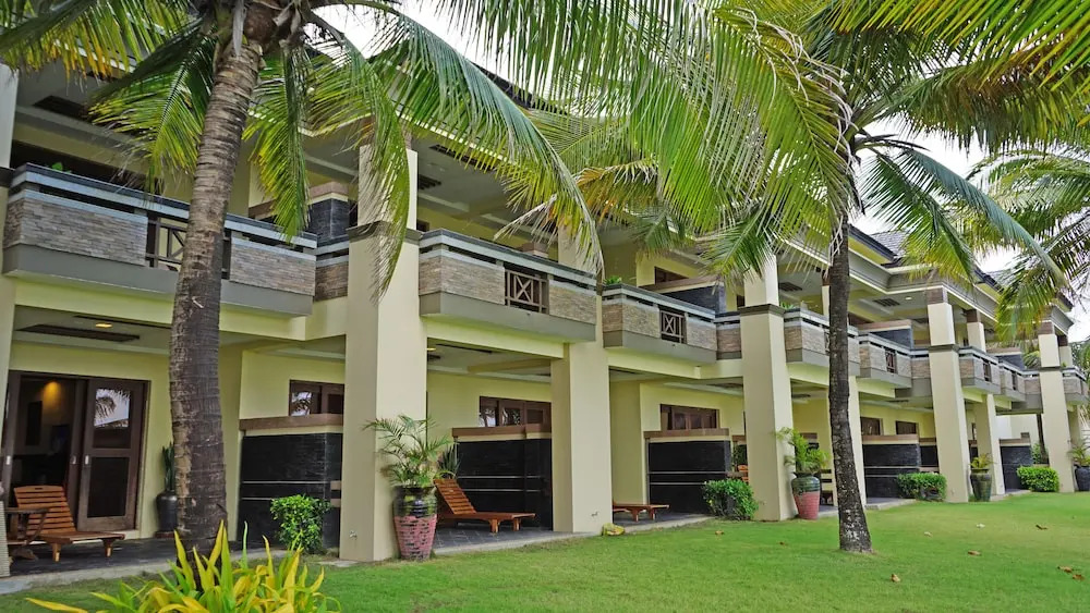 Sunny Paradise Resort