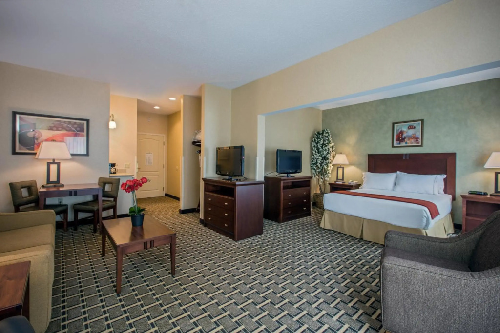 Holiday Inn Express Hotel & Suites Youngstown North-Warren/Niles by IHG