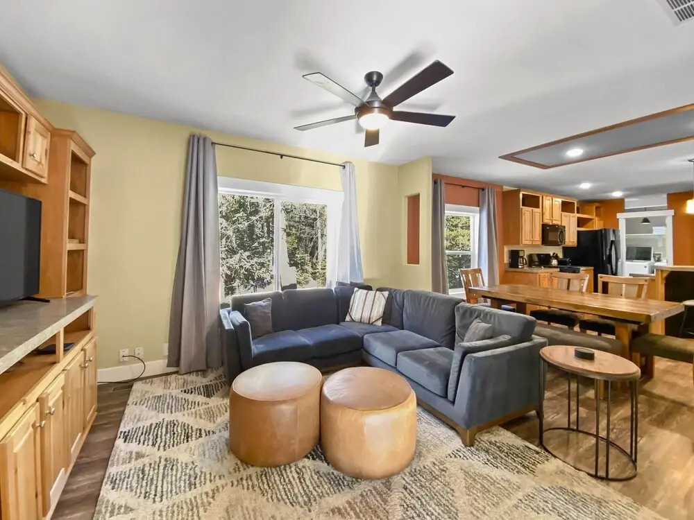 Skadi's Place 3 Bedroom Home by Redawning