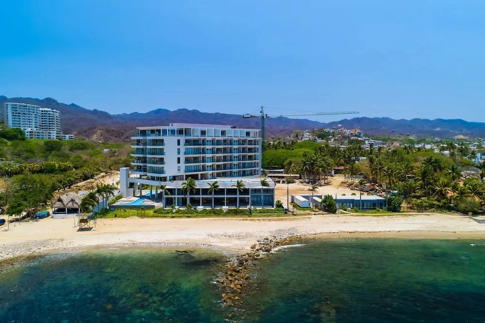 Cozy Oceanview Loft With Panoramic Views, Outdoor Pool & Fitness Room