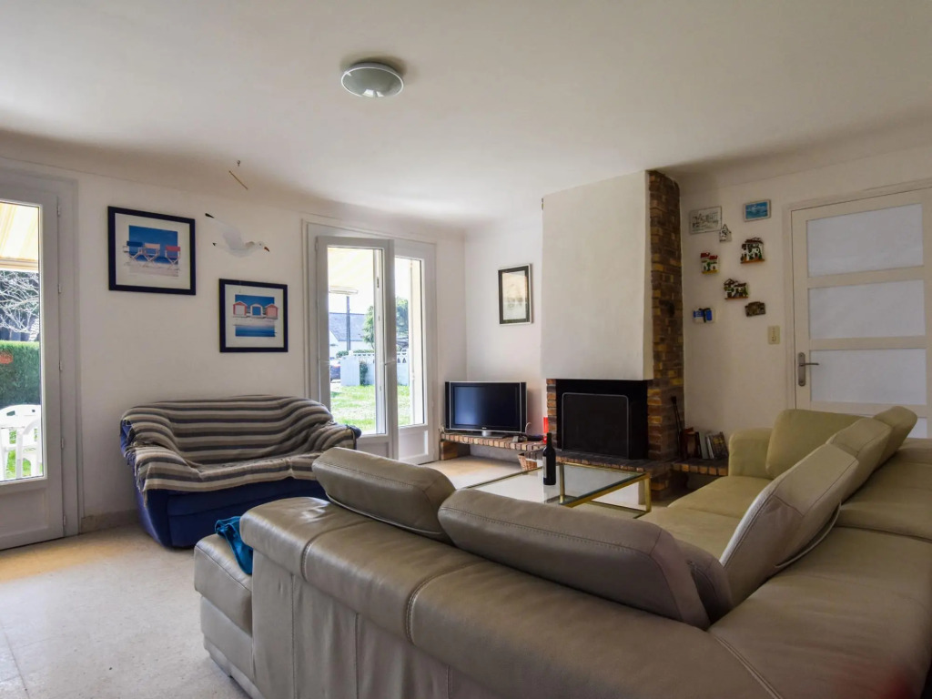 Serene Holiday Home in Pénestin, 300m from the beach