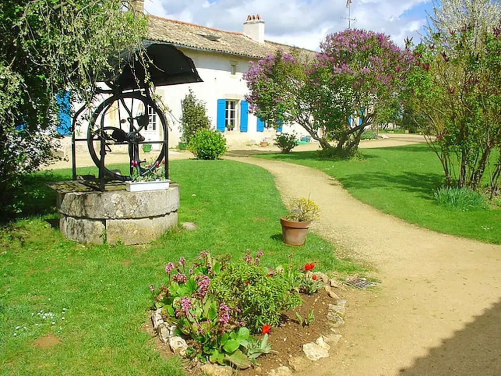 House With 4 Bedrooms in Saint-vincent-la-châtre, With Pool Access, Fu