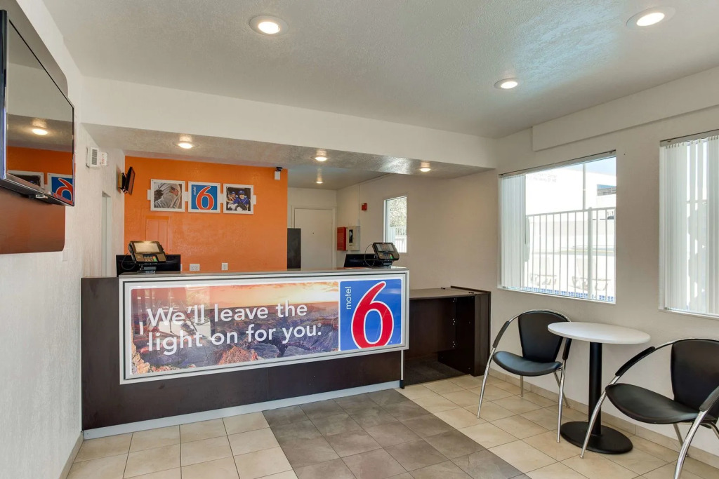 Motel 6-Albuquerque, NM - Carlisle