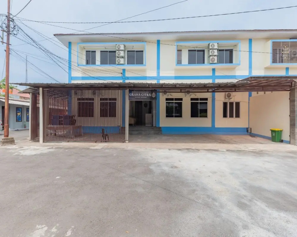 RedDoorz Plus near RSUD Gunung Jati Cirebon