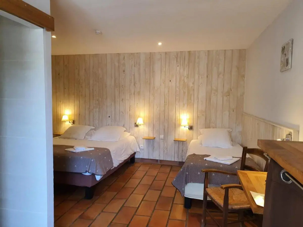 Logis Hôtel Restaurant LEscarbille