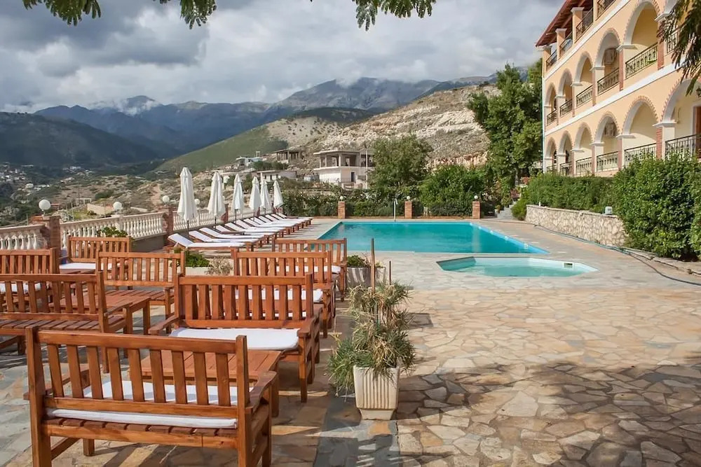 Apart-Hotel Llazari