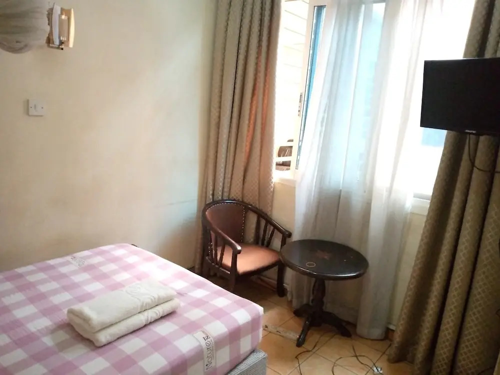DOUBLE FIVE HOTEL