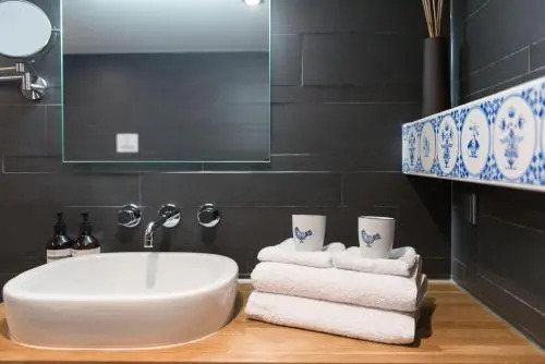 L'Home Apartment