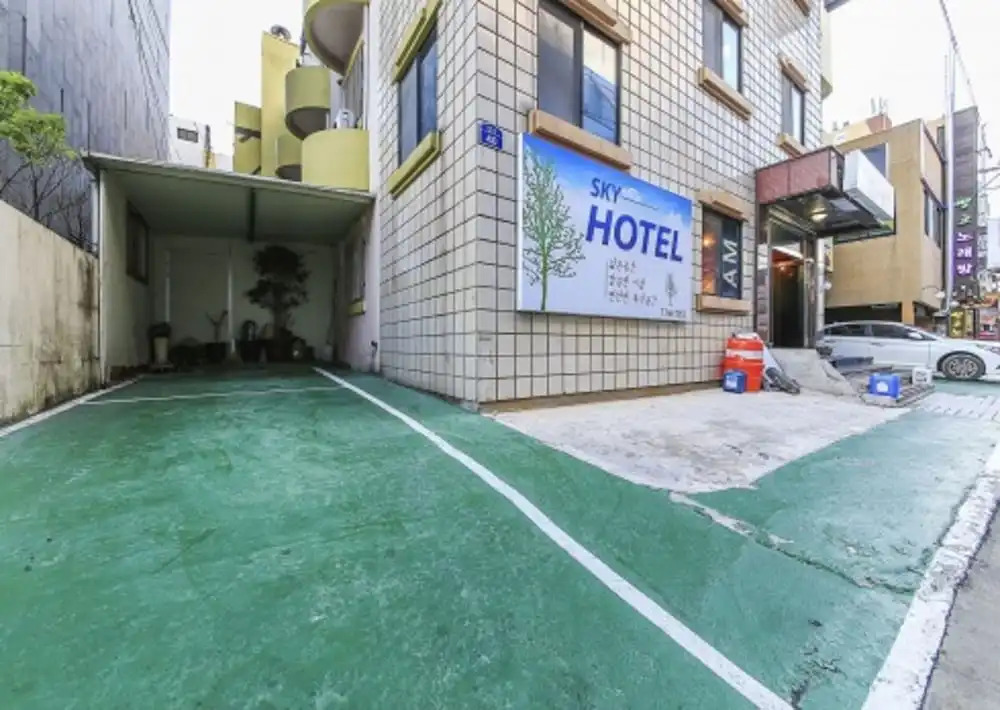 Sky Motel