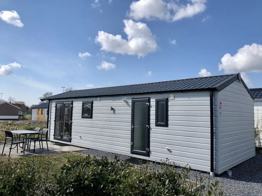 Comfortable chalet with microwave, Alkmaar at 15km