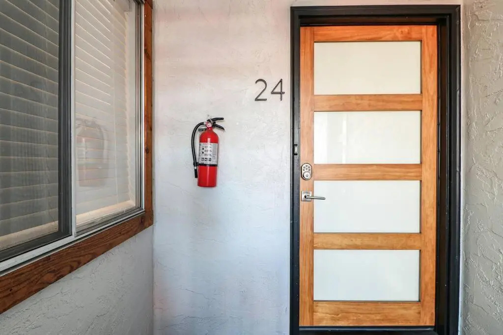 Condo 24! Prized Location. Modern! Bright! Enjoy!