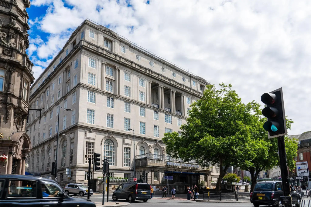 Adelphi Hotel