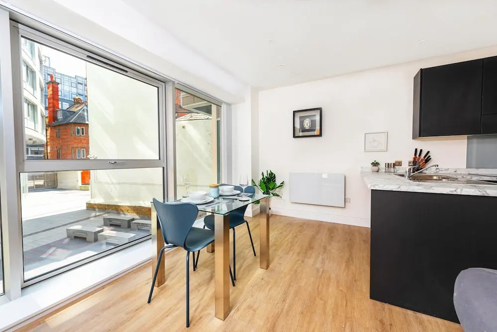 Luxury City Centre Gem, Prime Location