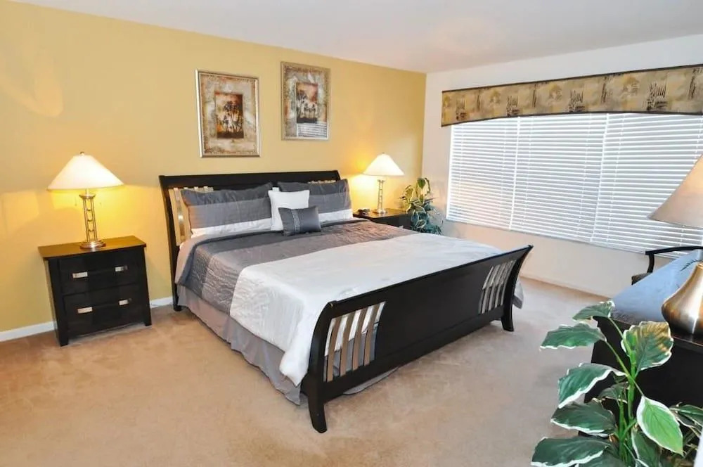 2653 The Windsor House 6 Bedroom by Florida Star