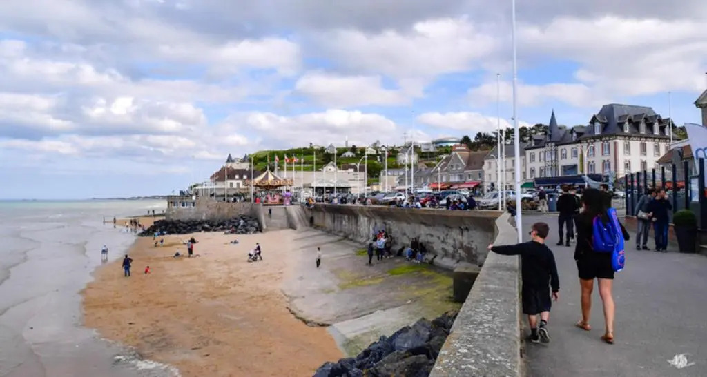 Maison de 4 chambres a Arromanches les Bains a 700 m de la plage avec vue sur la ville jardin clos et wifi