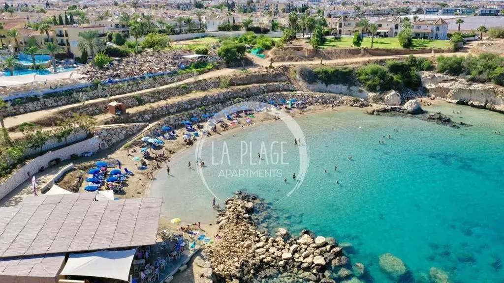 Lovely 2 Bedroom Family Apartment w/ Pool