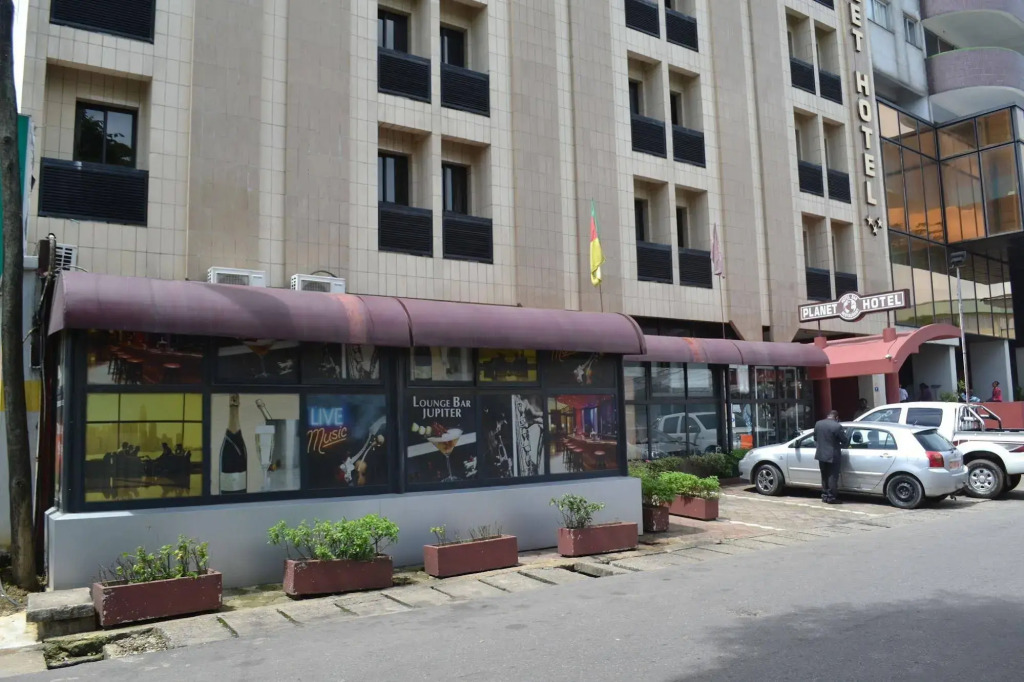 Planet Hotel