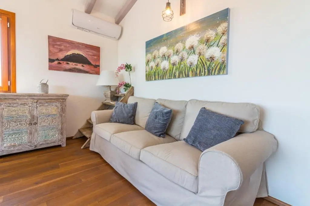 Villa with 4 bedrooms in Cala Ginepro with wonderful sea view private pool enclosed garden 5 km from the beach