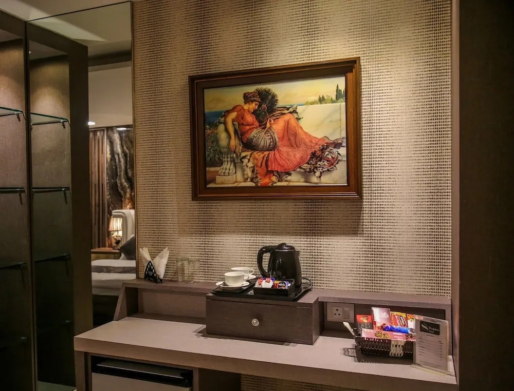 Kingdom Hotel