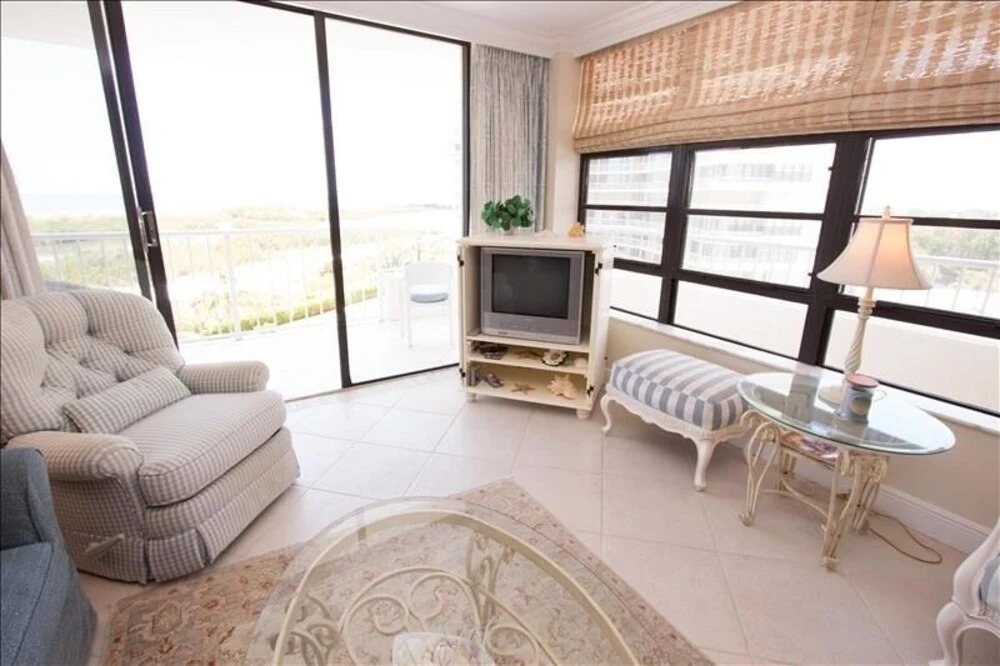 Sst3-703 - South Seas Tower 2 Bedroom Condo by Redawning